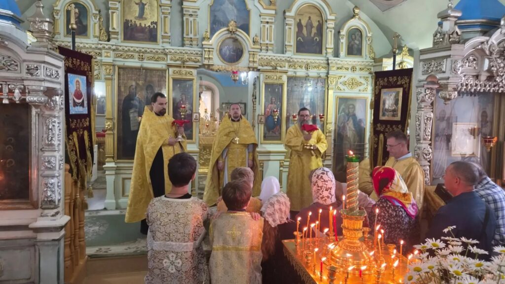 Воскресная Божественная литургия