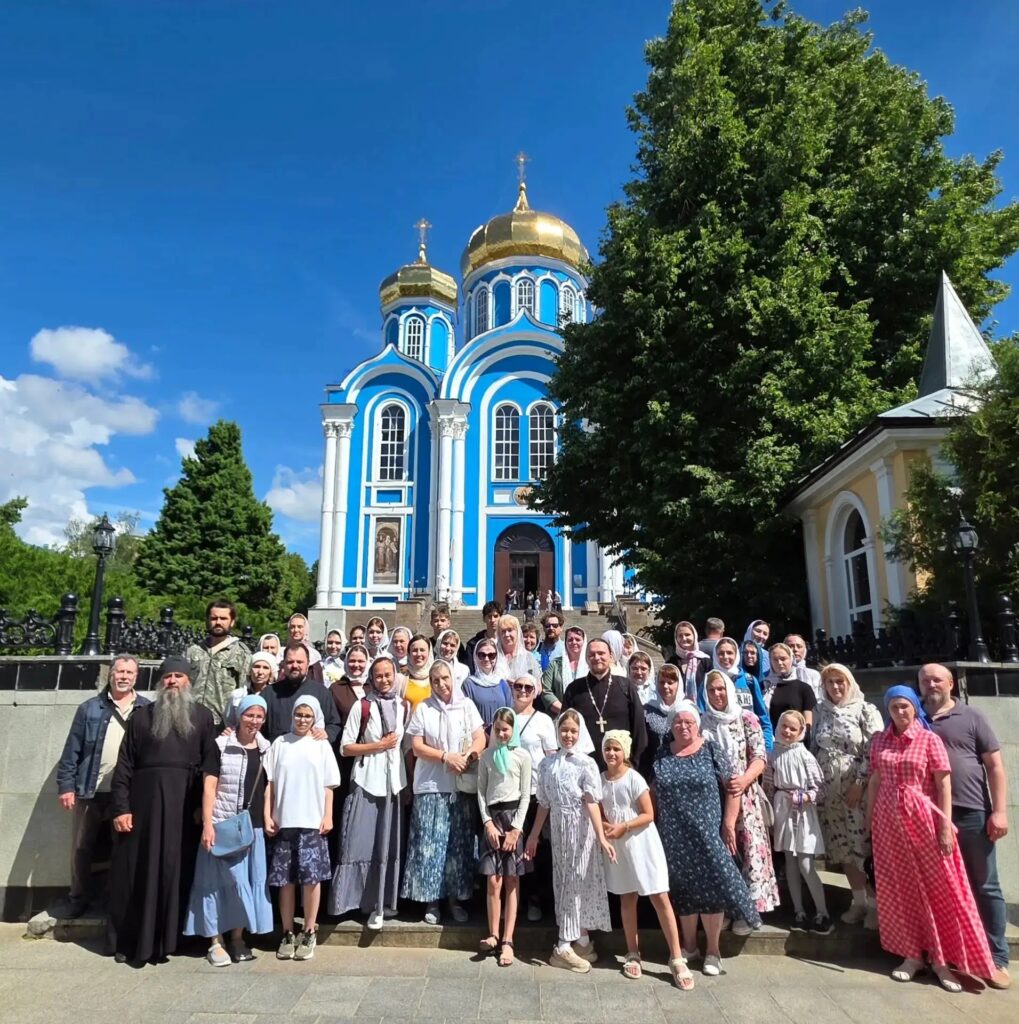 Паломническая группа Покровского собора посетила Задонск